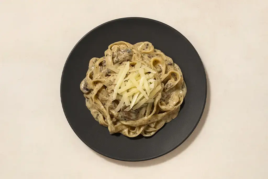 PastaWithCreamMushroomsSauceTalabat (1)